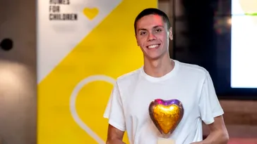 David Popovici a strâns 173.000 de euro pentru copiii fără familie