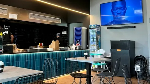 Restaurantul grecesc din București al lui Radu Drăgușin, pus pe picioare de fratele său: „M-am trezit singurul bucătar”